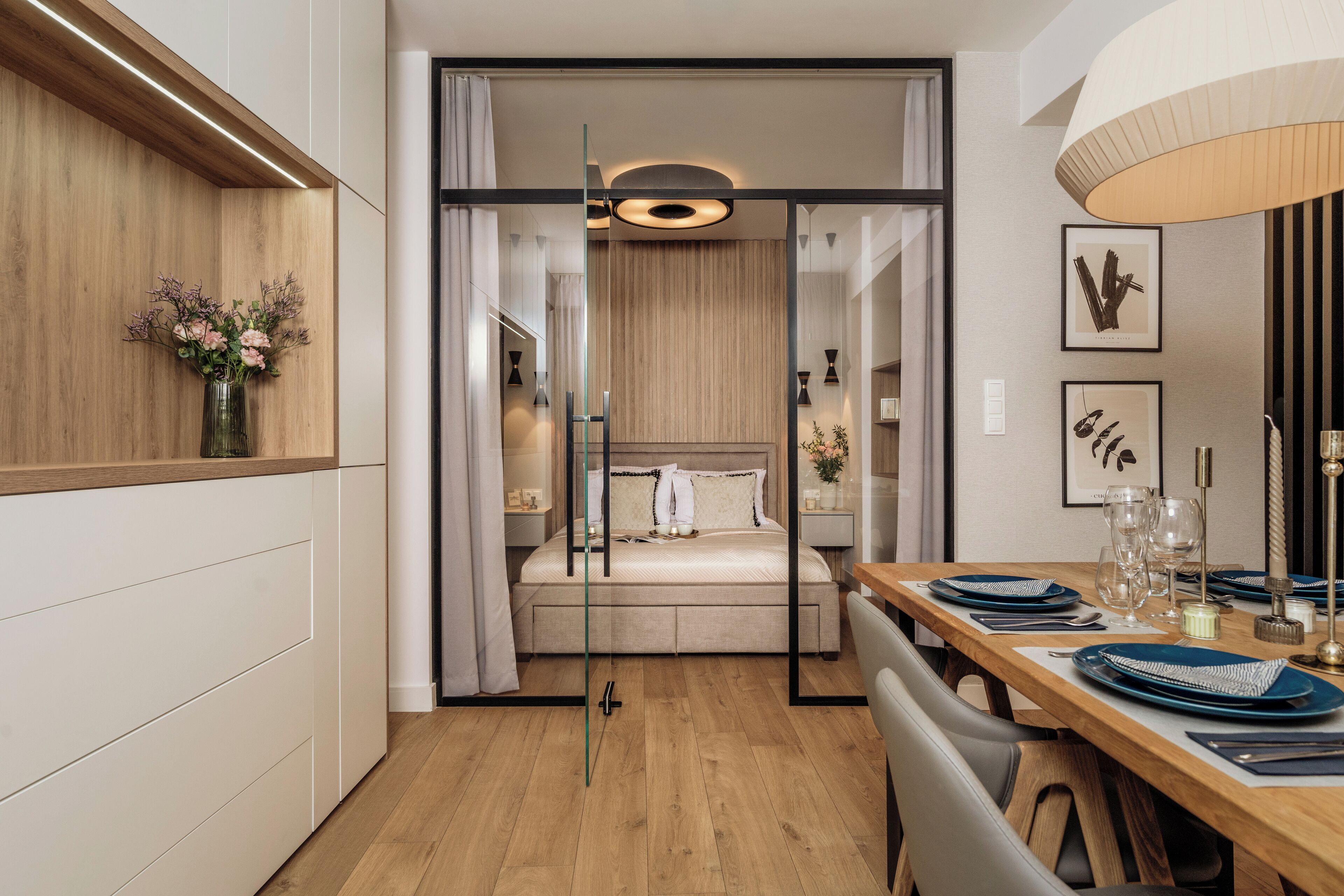 舒适公寓, 阳台, 城市景观 | 客房内用餐