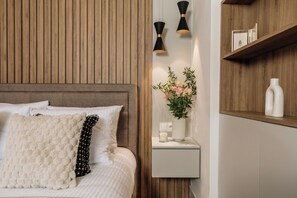 Appartement Confort, balcon, vue ville | Espace de travail pour ordinateur portable, chambres insonorisées