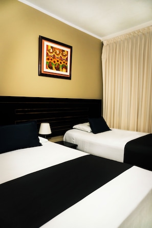 Superior Double Room | Desk, laptop workspace, free WiFi - Di Costa Hoteles (Piura)