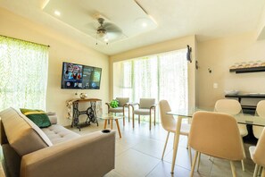 Luxury Chalet, Garden View | Living area