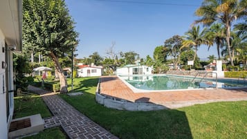 Udendørs pool