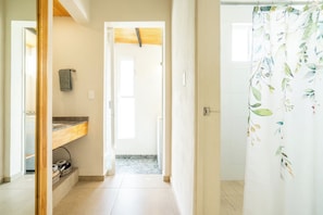 Chalet luxueux, vue sur le jardin | Salle de bain