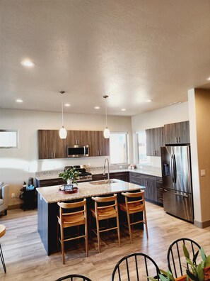 Microwave, oven, stovetop, dishwasher