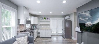 Lake Life Meets City Vibes