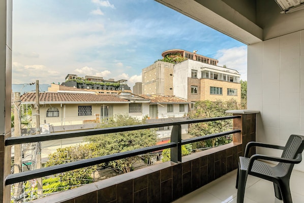 Loft, Kitchenette, City View | Terrace/patio - Iloft Manila (Medellín)