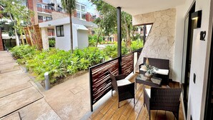 Terrace/patio - 2BR Condo Near Beach: Private Jacuzzi & 2 Bikes (Tulum)