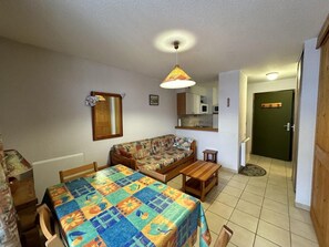 Living area - 300m from resort center, Ground floor, balcony, tv, ski locker, 27m², Val Cenis (Termignon)