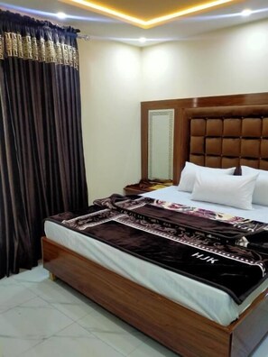 Phòng đôi Deluxe | Phòng cách âm, bàn ủi/dụng cụ ủi quần áo 