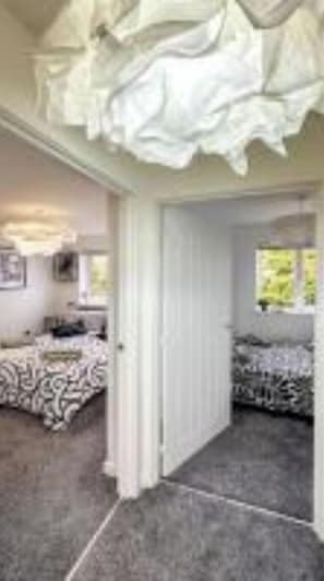 3 soverom, strykejern/-brett, wi-fi og sengetøy