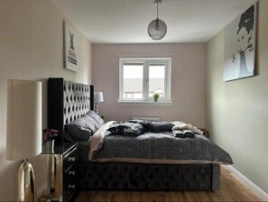 3 chambres, fer et planche à repasser, Wi-Fi, literie fournie