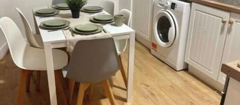 Clydebank Cozy 3bdr flat near Glasgow
