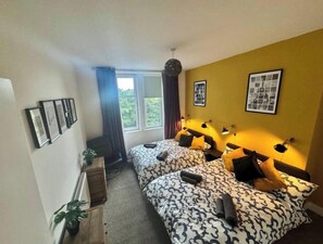 3 bedrooms, iron/ironing board, WiFi, bed sheets