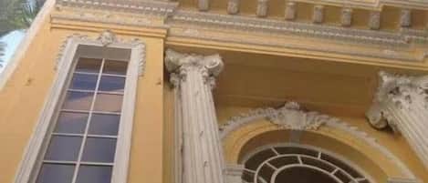 Voorkant van accommodatie