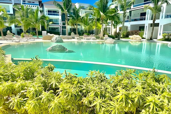 Basic Apartment | Pool