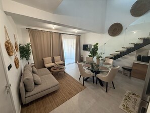 Basic Apartment | Living area