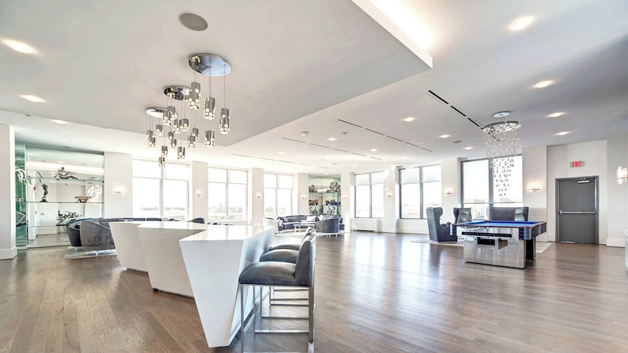 Crystal City Comfortable Apartments