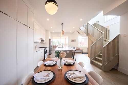 Cozy Retreat Bright House 