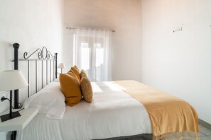 2 bedrooms, desk, iron/ironing board, travel crib