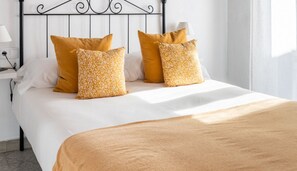 2 bedrooms, desk, iron/ironing board, travel cot