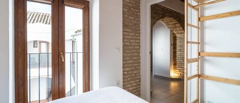 2 bedrooms, desk, iron/ironing board, travel crib