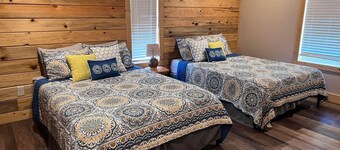 Lakefront 2bdr/2bath Villa on Table Rock Lake Short commute to Branson & SDC