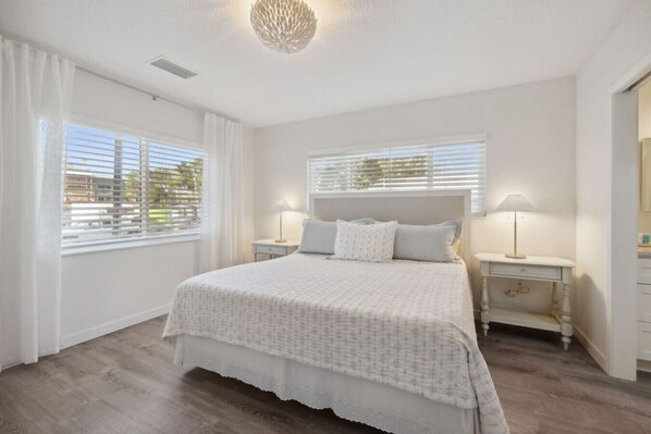 3 bedrooms, desk, iron/ironing board, travel cot