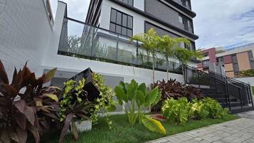 Basic Apartment | Exterior