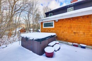 Property grounds - 5 Mi to Skiing: Home w/ Hot Tub & Patio! (Killington)