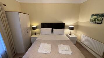 3 bedrooms, iron/ironing board, free WiFi, bed sheets