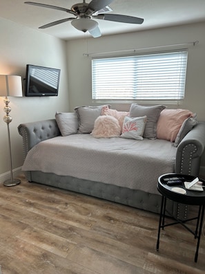 4 quartos, escrivaninha, Wi-Fi de cortesia, roupa de cama