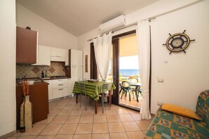 TV - Trilocale Apartments Seaside (Villaputzu)