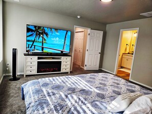 3 bedrooms, desk, iron/ironing board, travel cot