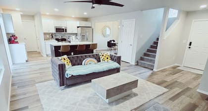 Charming 3BR Home in Marvelous Boise – Creekside Yard, Patio & Outdoor Space