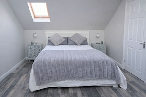 1 soverom, strykejern/-brett, wi-fi (inkludert) og sengetøy