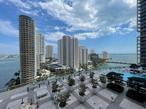 Indoor pool, outdoor pool - Icon 2B|2B Fully Remodeled Frontline Bay and Pool (Miami)