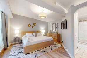 3 soverom, strykejern/-brett, wi-fi og sengetøy