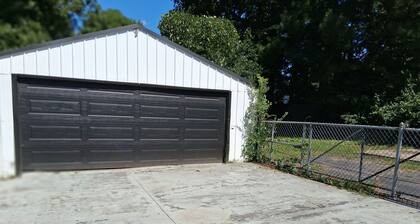 Pet-Friendly Furnished 4BR/2B Historic Greenville Bungalow w/ Fenced Yard & Deck