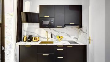Coffee/tea maker, microwave, oven, dishwasher