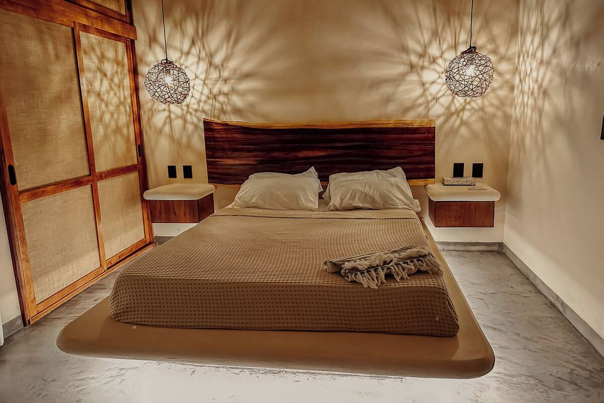 Deluxe Studio Suite, Pool View | Blackout drapes, iron/ironing board (on request), WiFi (free)