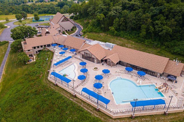 Piscine couverte, piscine extérieure