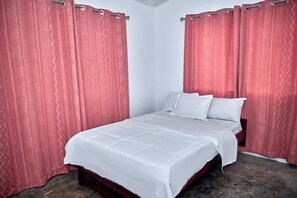 2 chambres, fer et planche Ă repasser, Wi-Fi, draps fournis