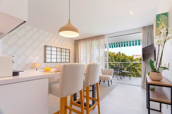 Apartment | 2 bedrooms, Internet - 2 Bedroom With Private Terrace and Communal Pool in Marbella Center Ricardo Soriano Terrace (Marbella)