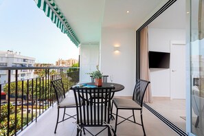 Apartment | 2 bedrooms, Internet - 2 Bedroom With Private Terrace and Communal Pool in Marbella Center Ricardo Soriano Terrace (Marbella)