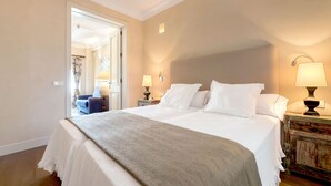 Ảnh chưa phân loại, 2 trong số 15 ảnh, nút