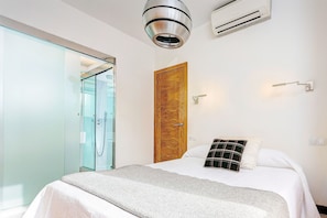 Apartment - Amazing Duplex up to 4 Guest Private Terrace Real de La Carreteria (Seville)