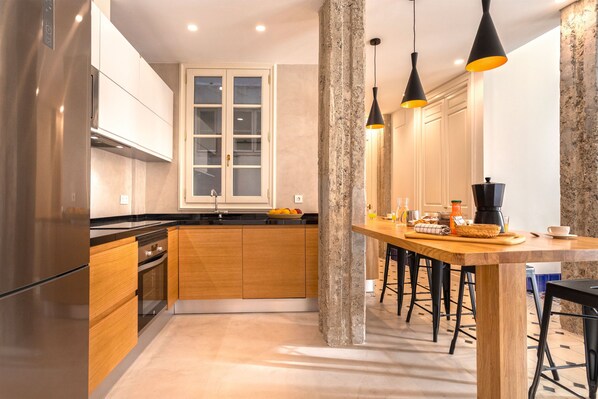 4 bedrooms - Amazing Four-bedroom Apartment in Historic Building in City Center Cervantes (Málaga)