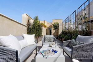 شقة | أسرّة أطفال/رضّع (مجانًا)