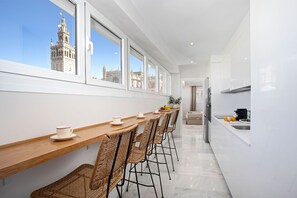 Apartment | 2 bedrooms, Internet - Beautiful 2 bd Apartment With Views to the Cathedral Constituci n IV (Seville)