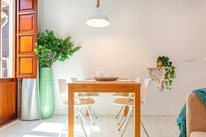 Apartment | 1 bedroom - Beautiful One-bedroom Apartment Near the Cathedral Zacatin 301 (Granada)