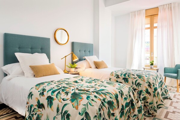 Apartment | 4 bedrooms, Internet - Bright Large 4Bd Apartment With Views to the Alcazaba Zegr (Málaga)